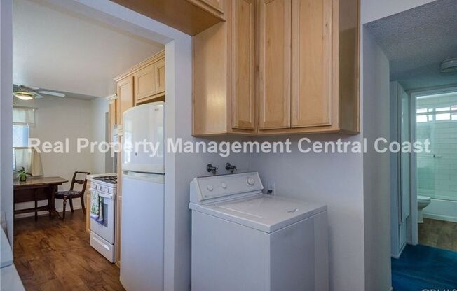 2 beds, 1 bath, $1,900