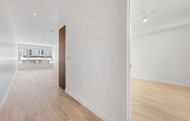 2 beds, 1 bath, 987 sqft, $3,495, Unit 201