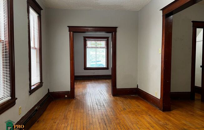 260 Irving Ave N #1