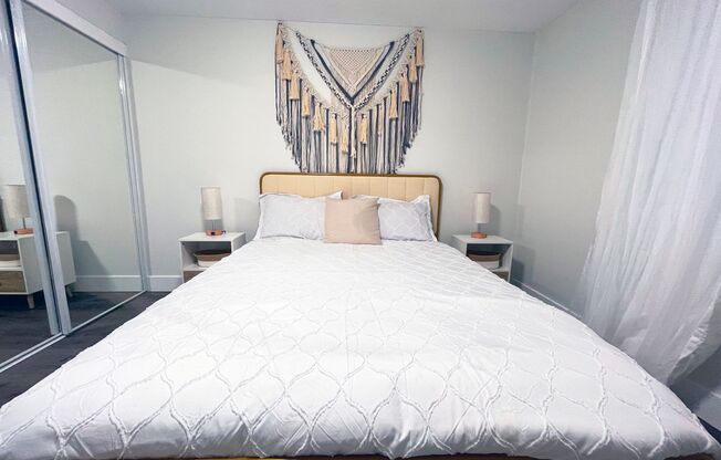 2 beds, 2 baths, 864 sqft, $1,200, Unit 2056 Pine Needle Ct-R+