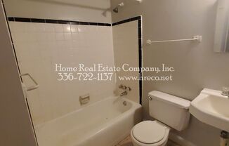 2 beds, 1 bath, $695, Unit 1231-A