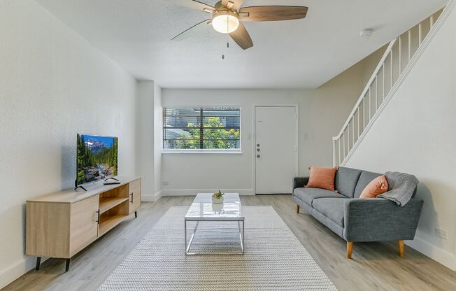2 beds, 1.5 baths, 1,042 sqft, $1,450, Unit 115