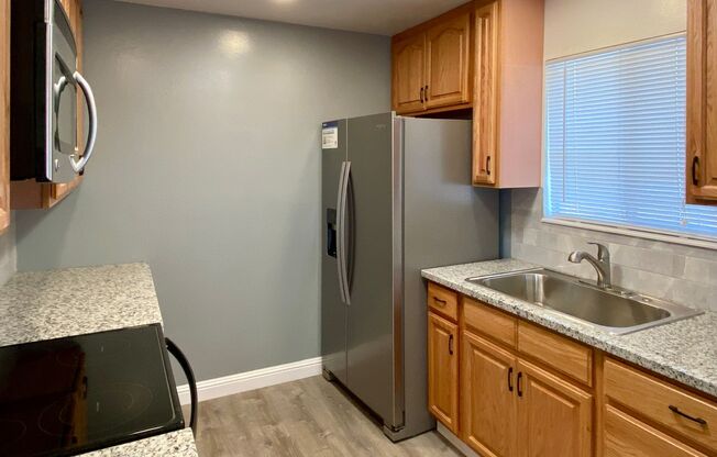 2 beds, 1 bath, $2,695