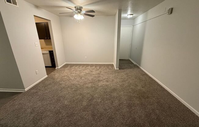 2 beds, 1 bath, 775 sqft, $890, Unit 364I