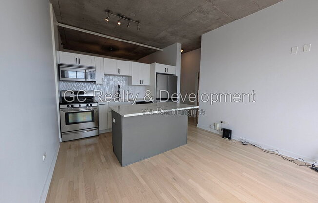 2 beds, 1 bath, 900 sqft, $2,900, Unit 2906