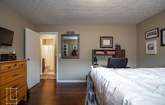 2 beds, 1 bath, $1,515, Unit 59 Clark Place