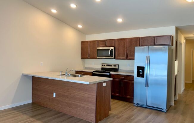 3 beds, 2 baths, 1,244 sqft, $1,880, Unit SH 1130-106