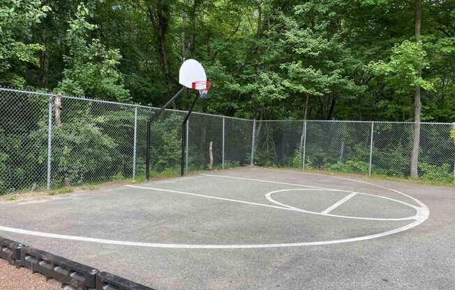 Outdoor Basketball Court for Residents