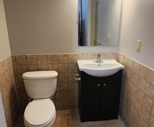 Studio, 1 bath, 650 sqft, $1,050, Unit Unit 116