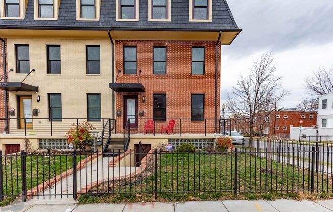 1330 MONTELLO AVE NE