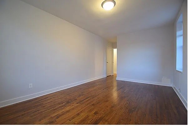 1540 PELHAM PKWY S