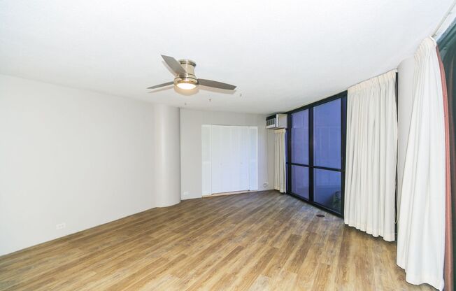 Terrific 1 BD / 1 BA Condo In A Prime Location!