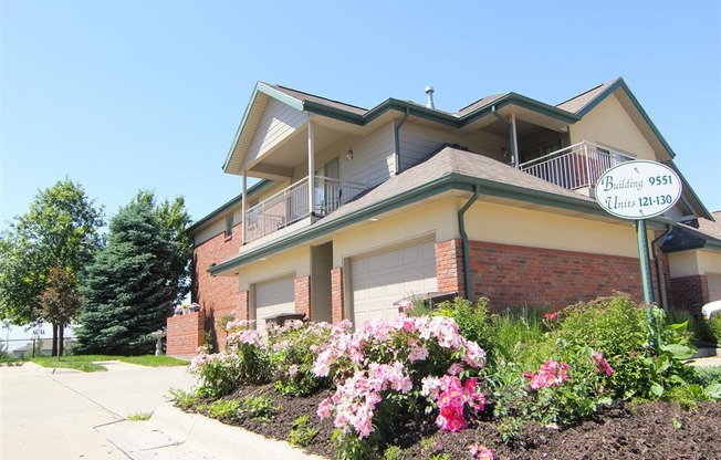 wonderful landscaping at Southwind Villas in La Vista Nebraska