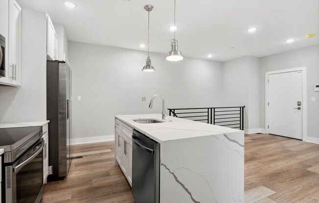 2125 E Norris