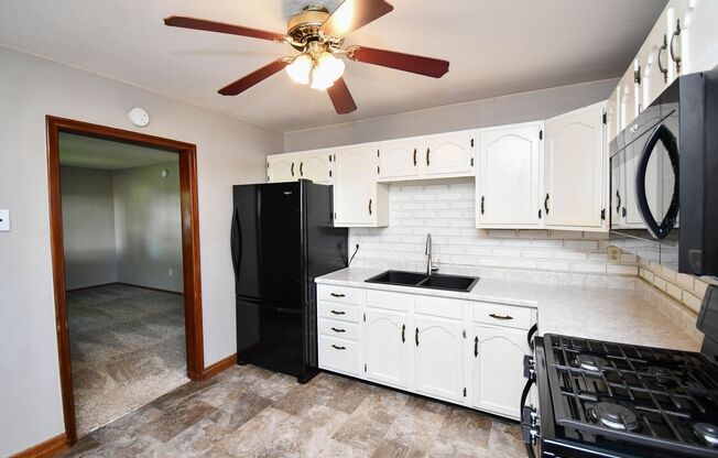 Charming 3-Bedroom Single Family Home – Pet Friendly!