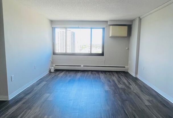 2 beds, 1 bath, 710 sqft, $1,450, Unit # 1709
