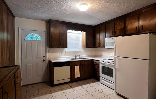 115 BOULDER TRAIL | 2 BED 1 BATH WITH AMPLE YARD SPACE