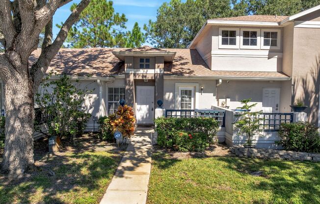 Cozy 2/2 Town Home in Meadow Woods! Available Now!