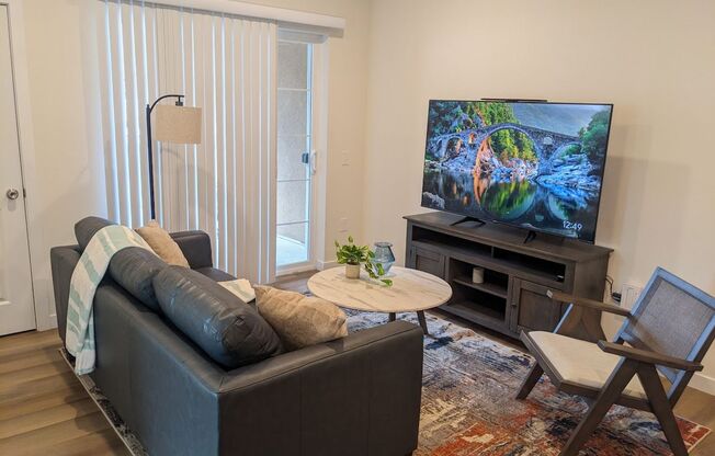 1 bed, 1 bath, 724 sqft, $1,650, Unit 5621 #101 Silverstone