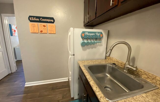 1 bed, 1 bath, 475 sqft, $950, Unit LA 14