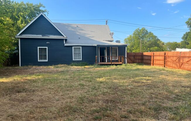 Coming June 1! 3/2 Terrell House with Big Backyard for Rent!