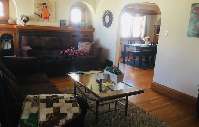 2 beds, 1 bath, $1,295, Unit 8621