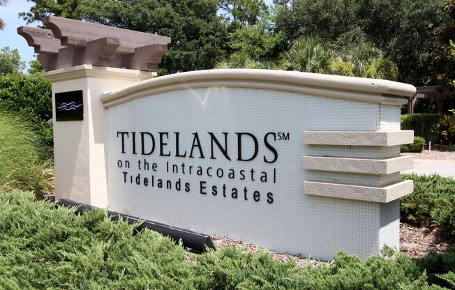 FURNISHED 2/2 condo in The Tidelands!