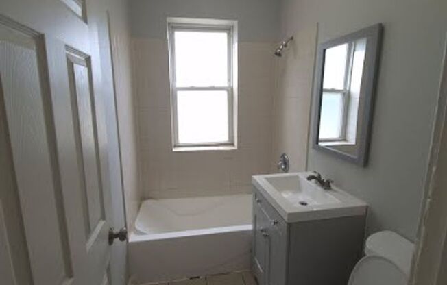 Great 2 Bedroom unit, with a Wonderful Management Company