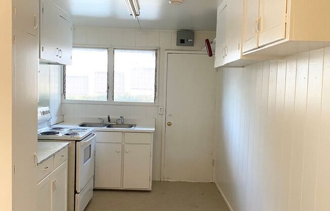 2 beds, 1 bath, $2,100