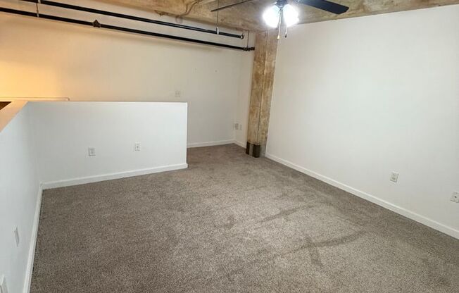 1 bed, 1 bath, 940 sqft, $1,550, Unit 701