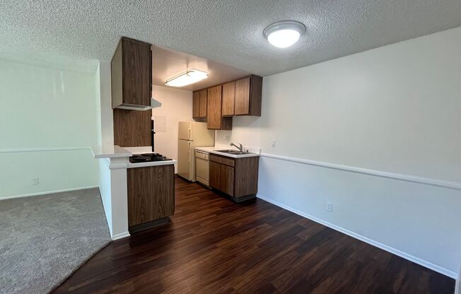 1 bed, 1 bath, 737 sqft, $2,150, Unit 042