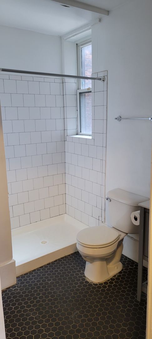 2 beds, 1 bath, 778 sqft, $1,595, Unit 10