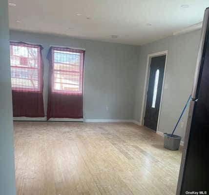 2 beds, 1 bath, $2,300