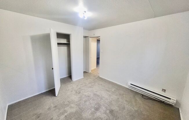 2 beds, 1 bath, 866 sqft, $1,095, Unit 2