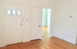 2 beds, 1 bath, $1,350, Unit 1