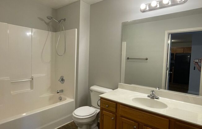 1 bed, 1 bath, $750, Unit 355F