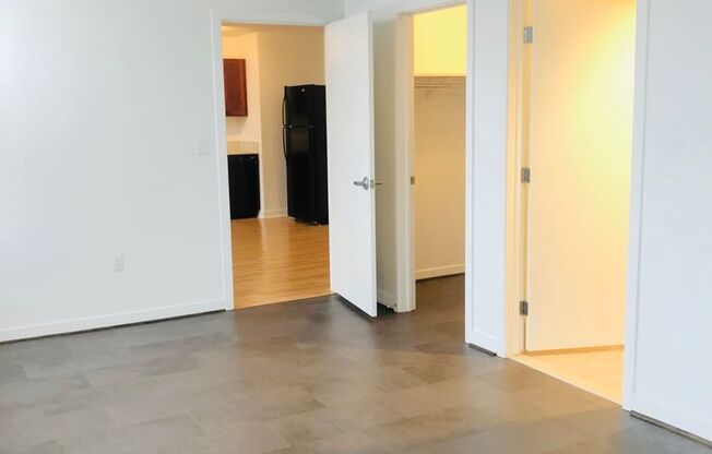 2 beds, 2 baths, 900 sqft, $2,099, Unit 307
