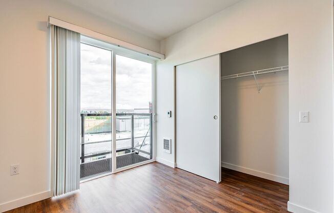 1 bed, 1 bath, 445 sqft, $1,515, Unit atrium court