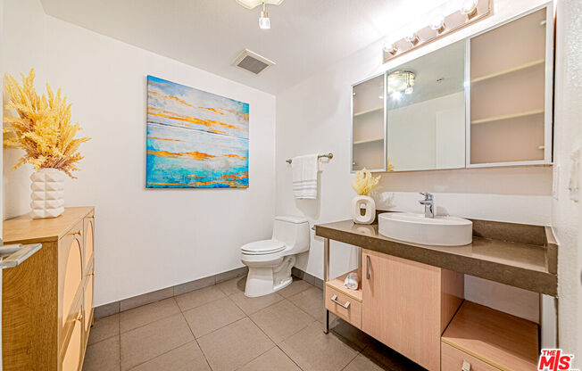 1 bed, 2 baths, 1,130 sqft, $2,800, Unit 321