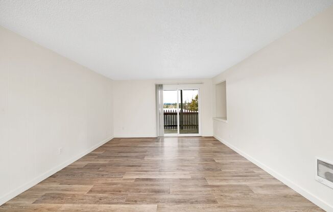 2 beds, 1 bath, 850 sqft, $1,495, Unit 22