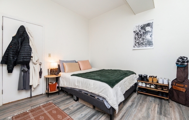 5 beds, 2 baths, 1,430 sqft, $9,499, Unit 4