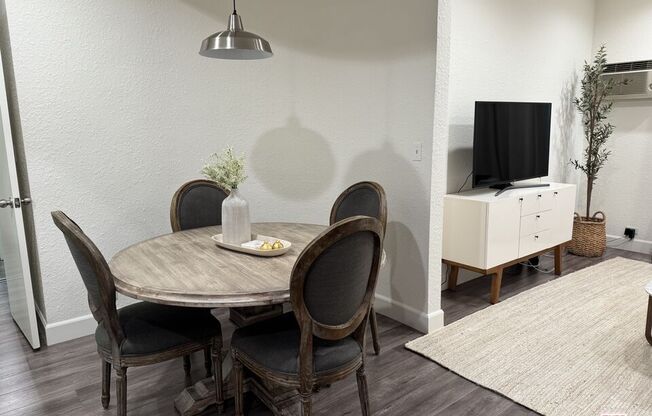 1 bed, 1 bath, 693 sqft, $3,000, Unit 228