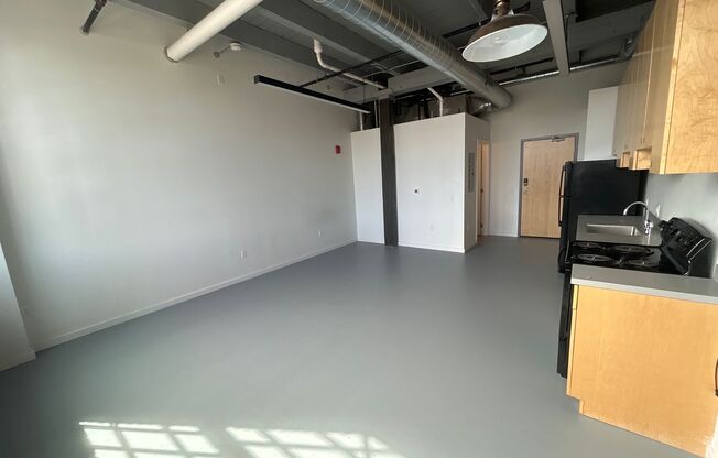 Studio, 1 bath, 362 sqft, $985, Unit 230