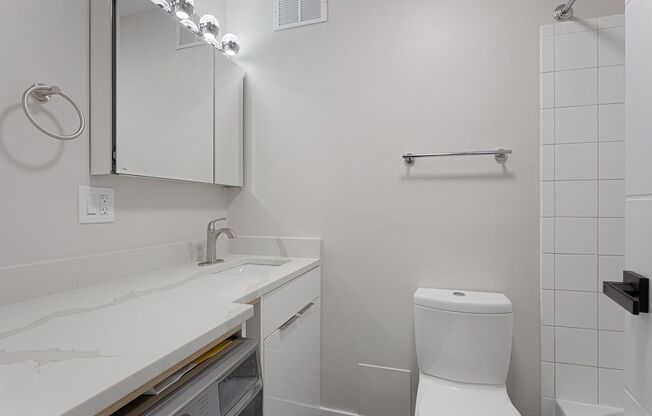 3 beds, 1.5 baths, 1,001 sqft, $3,300, Unit 26H