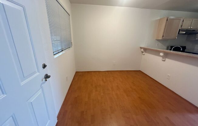 1 bed, 1.5 baths, $2,050, Unit 104