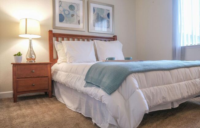 2 beds, 1 bath, 900 sqft, $1,570, Unit 1842-105