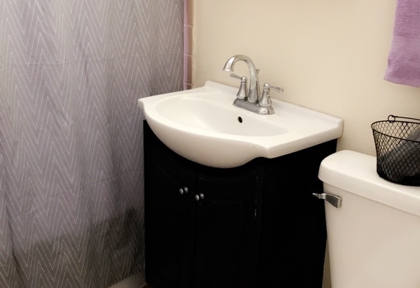 2 beds, 1 bath, 695 sqft, $725, Unit 1300-1503