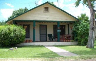**Charming 2 Bedroom Home in Tempe – Available August 1**