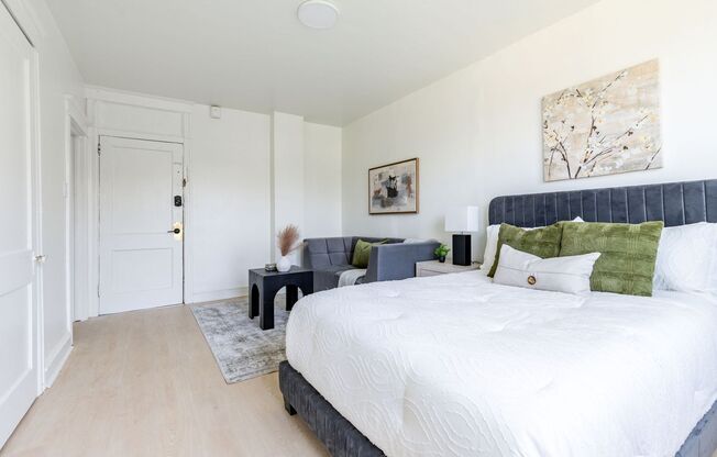 Studio, 1 bath, 375 sqft, $1,049, Unit C3