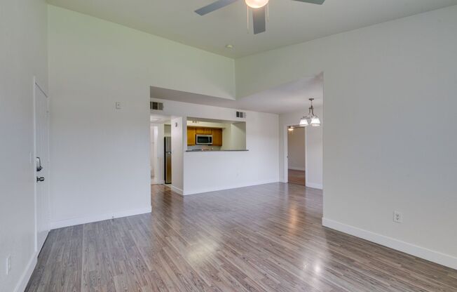 2 beds, 2 baths, $1,475, Unit UNIT 2118